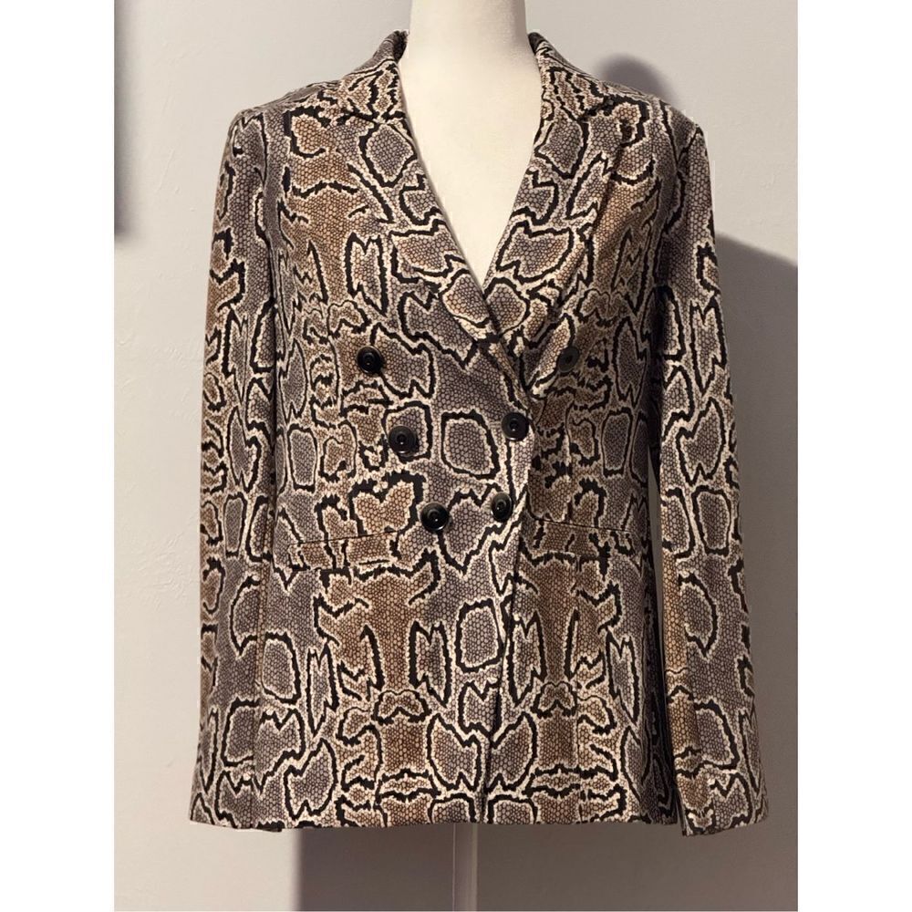 Cabi Python blazer jacket button front 8 - Picture 8 of 9